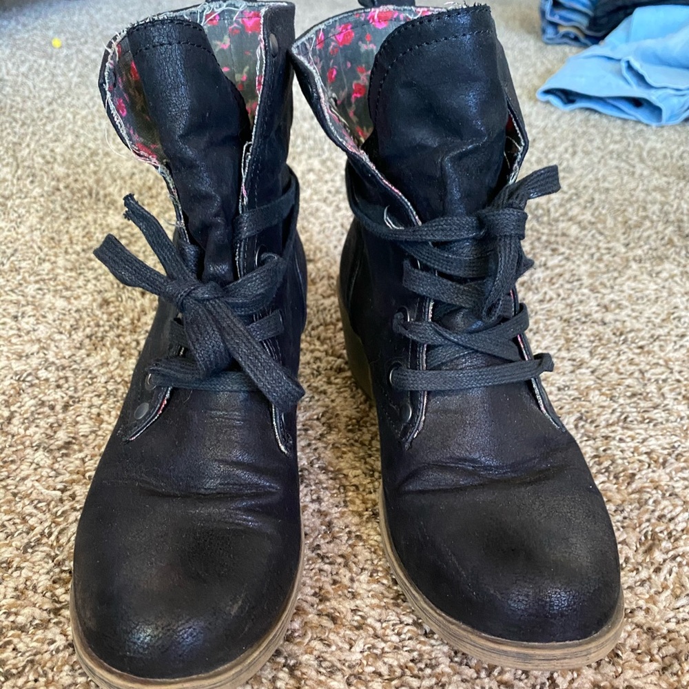 Roxy boots size 9